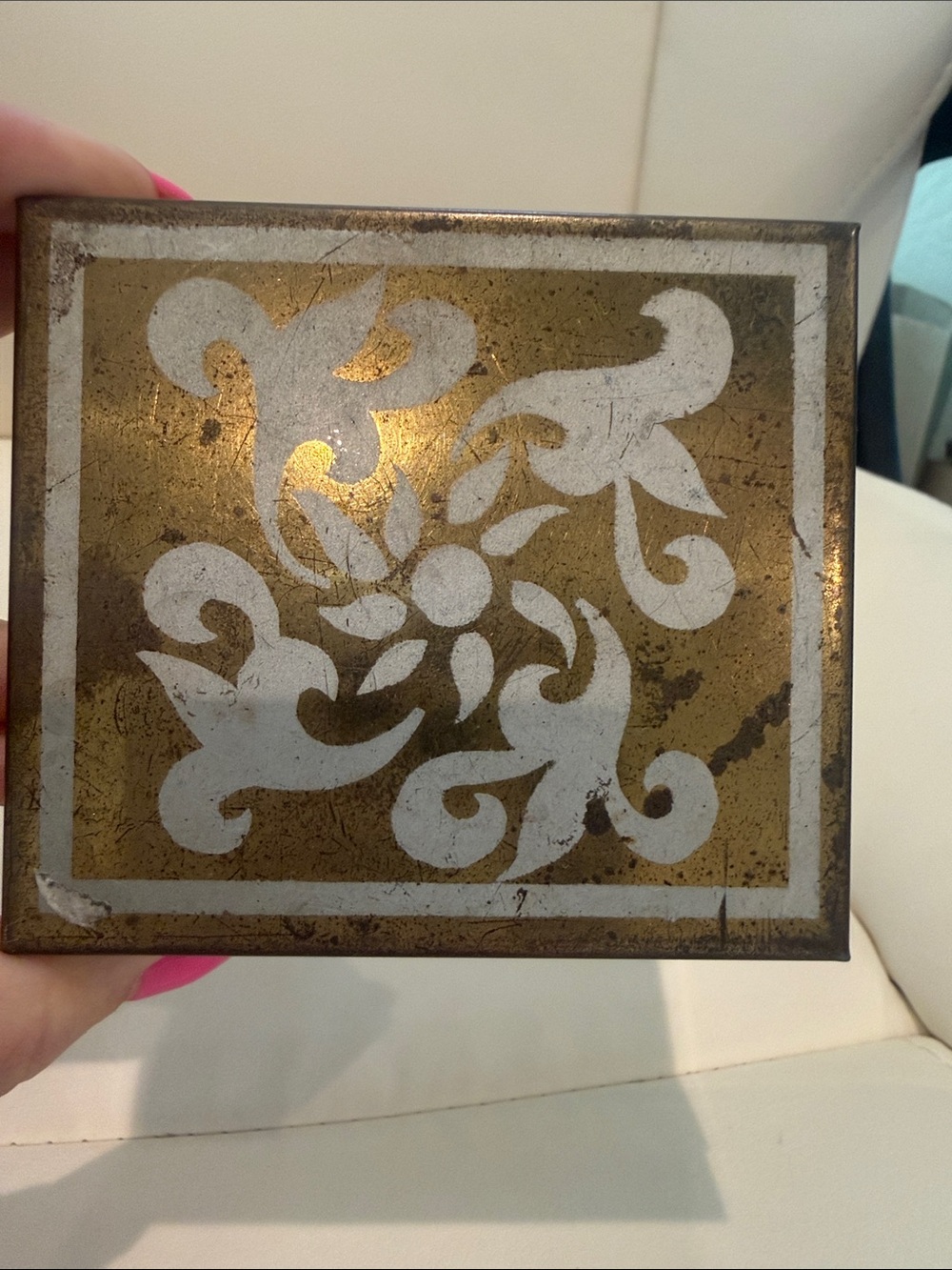 Vintage Unsigned Gold and White Decorative Trinket Box